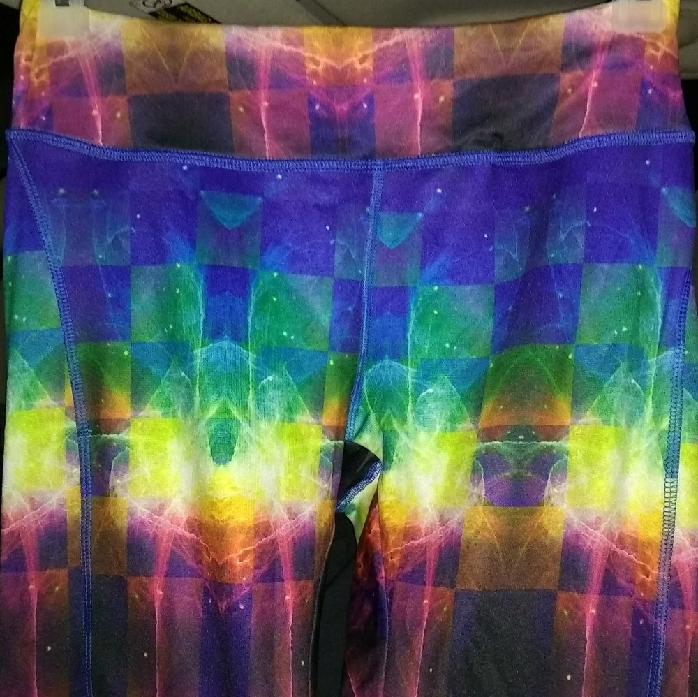 Nwot LuLaRoe sz Med. Capri Leggings